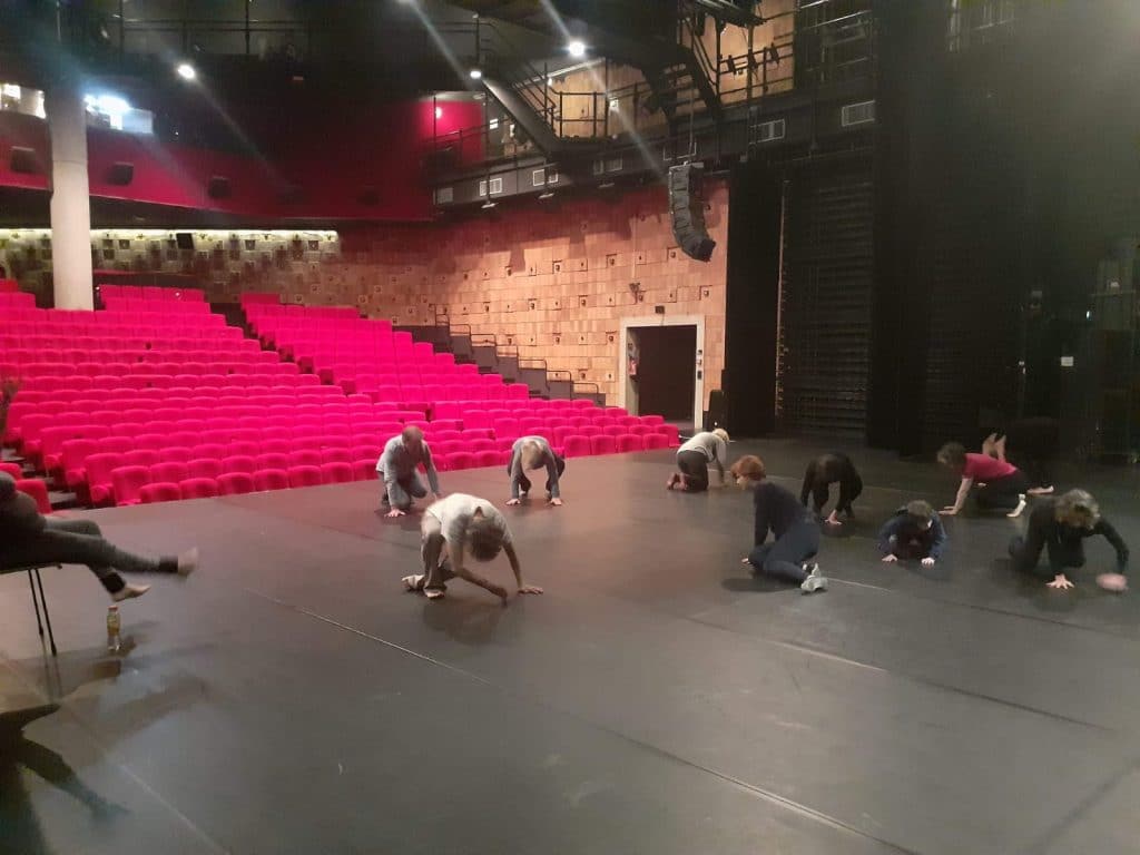 Danse sur plateau de théâtre